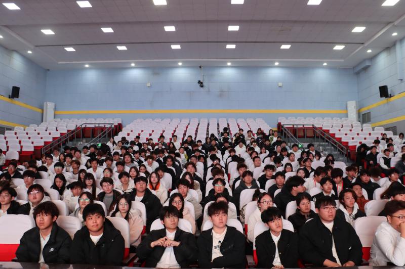 榜样聚力强本领 实干担当促服务丨学院召开2026年秋季学期学生会干部培训大会